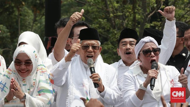 Dalam kampanye di NTB, cawapres nomor urut 01 Ma'ruf Amin meyakini ia bersama capres petahana Jokowi bisa meraih suara dari provinsi itu lebih dari 60 persen.