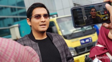 img-title Resmi Jadi Wakil Bupati Indramayu, Lucky Hakim Mundur dari Dunia Hiburan