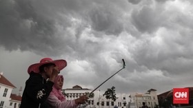 Awan Tebal Selimuti Pulau Jawa, Siap-siap Basah
