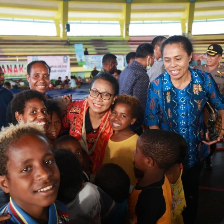 <p>Mama Yo juga memastikan anak harus tetap merasakan senang, aman, dan nyaman walaupun dalam kondisi pasca bencana. (Foto: Kementerian PPPA)</p>
