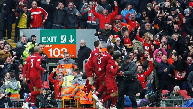 Liverpool FC bisa jadi juara Liga Inggris musim ini dengan berharap pada pertolongan Tottenham Hotspur dan Manchester United untuk menjegal Manchester City.