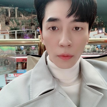 Sempat Dinyatakan Negatif, Shin Sung Rok Positif COVID-19