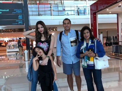 Bangganya Nia Ramadhani Saat Sang Putri Sabet 3 Medali Emas