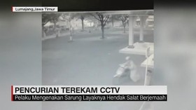VIDEO: Pencurian Sepeda Motor di Areal Masjid Terekam CCTV