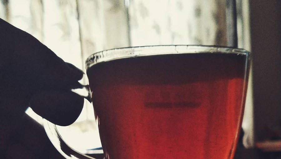 Inggris Raya: Minum Teh Lalu Tidur Bugil Kamu susah tidur, berikut ini ritual sebelum tidur paling aneh di dunia.