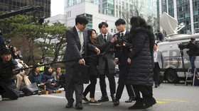Polisi Korea Selatan Menggerebek Kantor Agensi K-pop