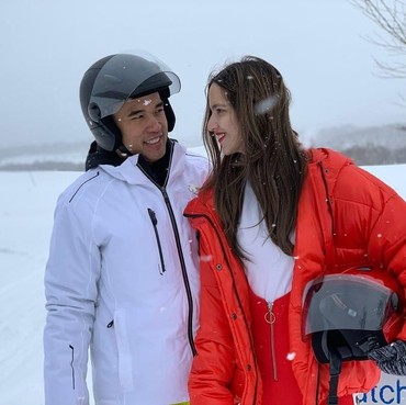 Pesan Romantis Nia Ramadhani di Hari Ulang Tahun Pernikahan