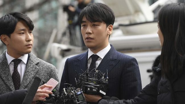 Sidang Banding, Hukuman Seungri Dikurangi Jadi 1,5 Tahun Jika putusan banding sudah final, Seungri eks BIGBANG tinggal menjalani sisa hukuman penjara selama 1 tahun 1 bulan.