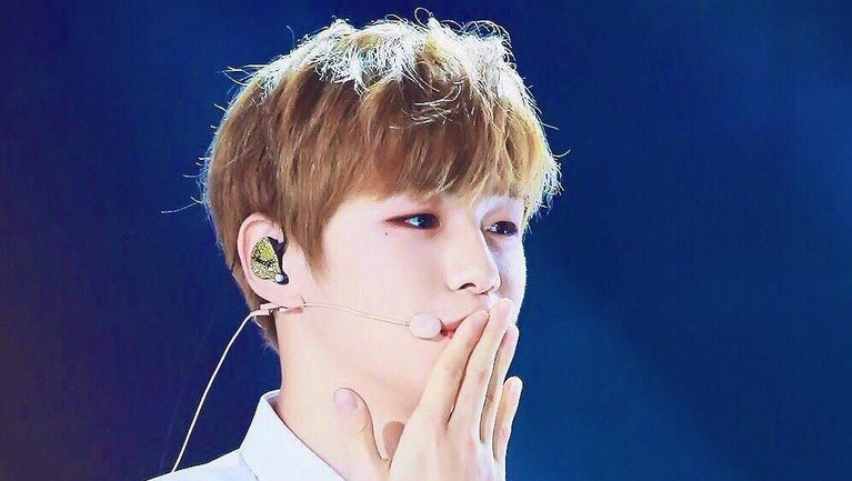 Kang Daniel memang memiliki pesona yang mampu merebut simpati dari para penggemarnya di seluruh dunia. Berikut ini ada 10 potret tampan dari Kand Daniel.