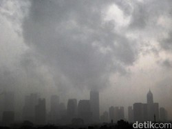 BMKG: Waspada Hujan Disertai Petir Melanda Jabodetabek Hari Ini
