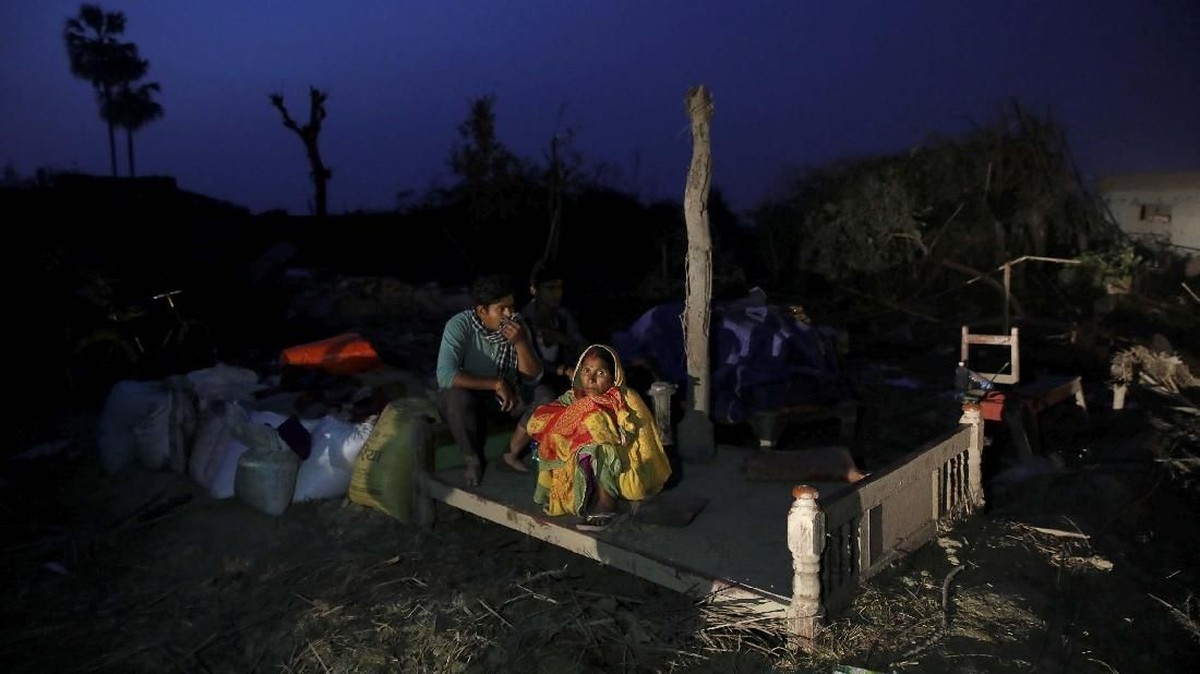FOTO: Sisa-sisa Terjangan Badai di Nepal