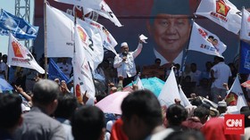 Tiba di Danau Cimpago Padang, Prabowo Disambut Selawat