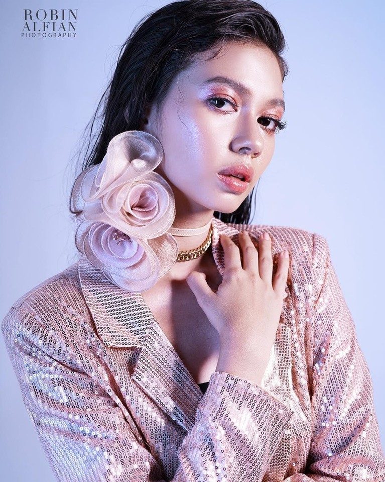 Yuki Kato, aktris cantik ini genap berusia 24 tahun pada Selasa (2/4). Beranjak dewasa, ini dia 7 pesona Yuki yang mampu memikat orang yang melihatnya.
