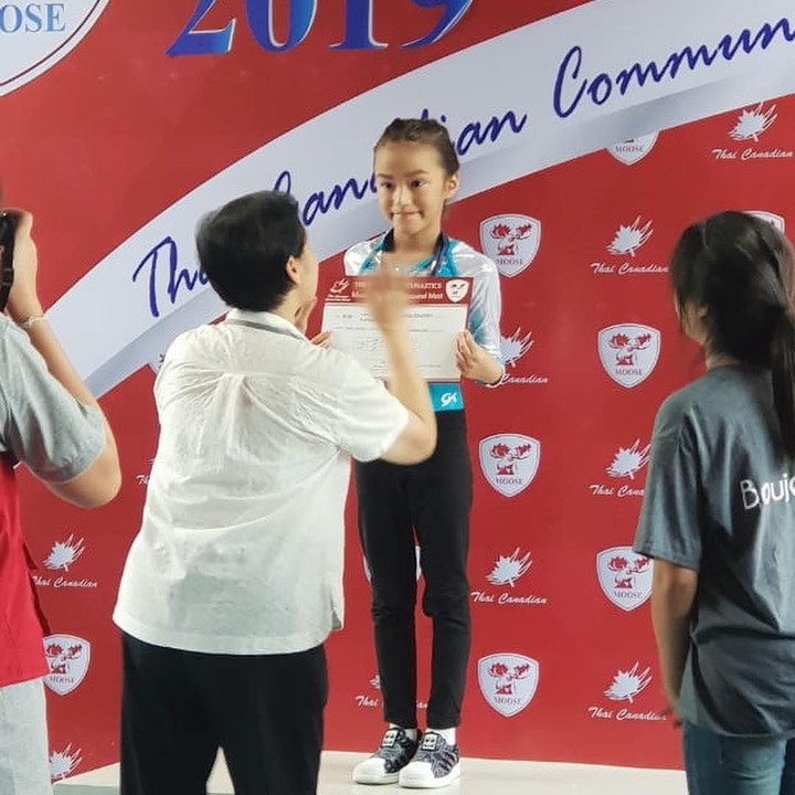 <p>Kalau yang ini anaknya Donna Agnesia dan Darius Sinathrya, Bun. Namanya Quinesha Sabrina Sinathrya. Sabrina berhasil membawa pulang empat medali emas dalam ajang Bangkok Moose Games 2019. (Foto: Instagram @dagnesia)</p>