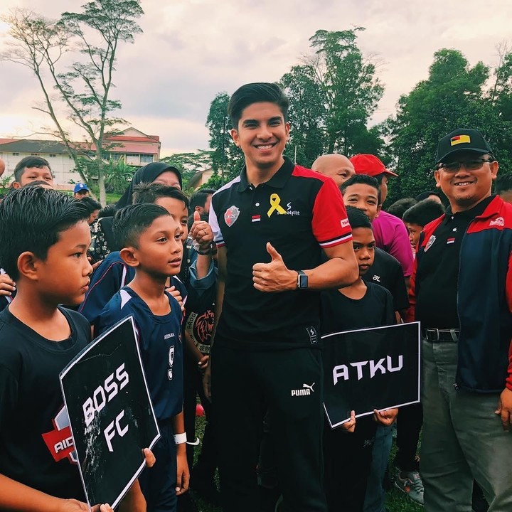 <p>Pastinya kedekatan Syed dengan anak-anak bisa menginspirai mereka ya. (Foto: Instagram @syedsaddiq)</p>
