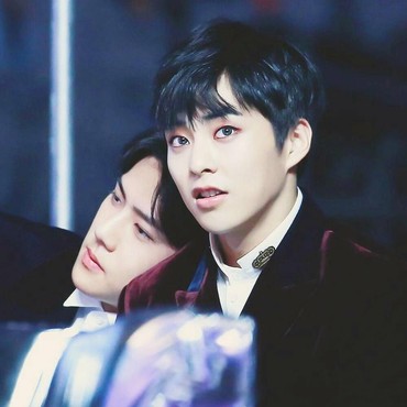 Hadiah Mewah Sehun Saat Xiumin EXO Pindah ke Rumah Baru