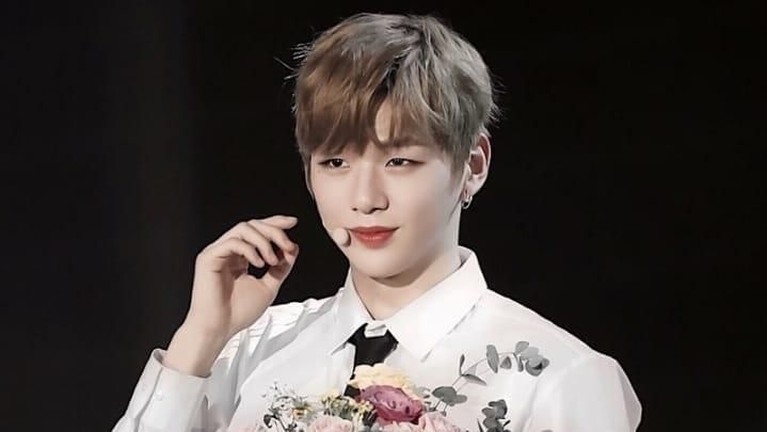 Kang Daniel memang memiliki pesona yang mampu merebut simpati dari para penggemarnya di seluruh dunia. Berikut ini ada 10 potret tampan dari Kand Daniel.