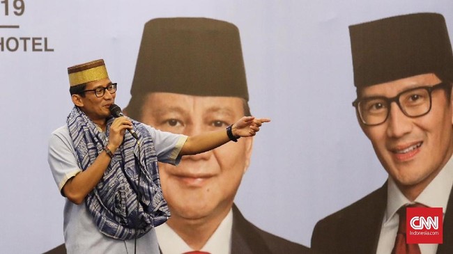 Sandi menjanjikan harga listrik turun dan membuat harga stabil lewat swasembada energi saat kampanye terbuka pilpres di Balikpapan, Kalimantan Timur.