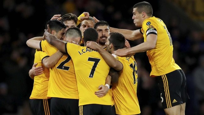 FOTO: Man United 'Kehabisan Bensin' Dikalahkan Wolves