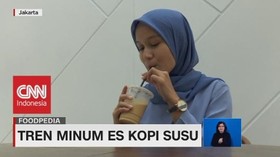 VIDEO: Tren Minum Es Kopi Susu