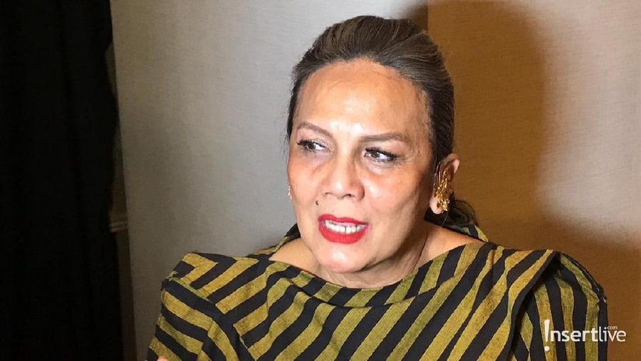 Kolaborasi Dengan Anak Muda, Christine Hakim Merasa Beruntung Aktris senior Christine Hakim merasa beruntung bisa kolaborasi dengan anak muda