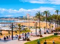 Turis Lansia di Spanyol Cemas Dicekam Corona