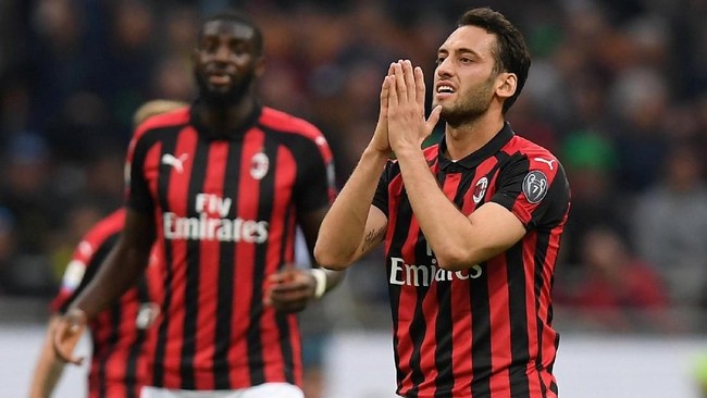 AC Milan bermain imbang 1-1 saat menjamu Udinese dalam laga lanjutan Liga Italia di Stadion San Siro, Selasa (2/4).