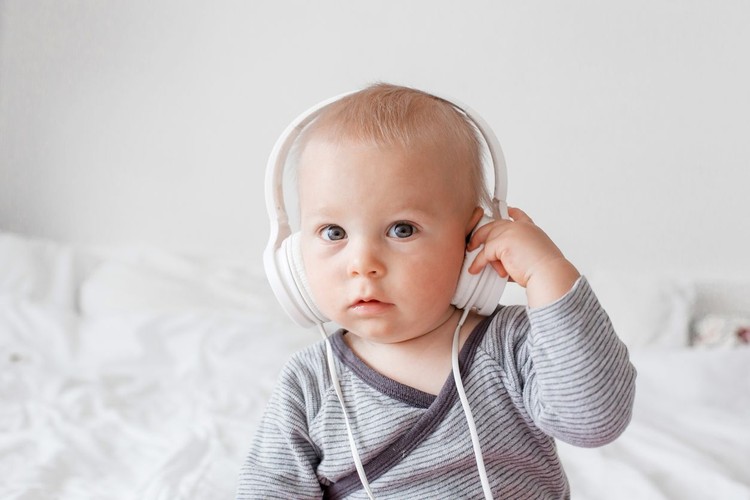 Buat Bunda yang suka musik klasik, nama bayi dari komposer musik terkenal di dunia ini bisa jadi inspirasi lho.