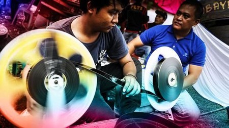 'Nanggap' Layar Tancap