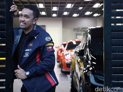 Tajir Banget, Koleksi Mobil Crazy Rich Priok Ahmad Sahroni Bikin Ngiler