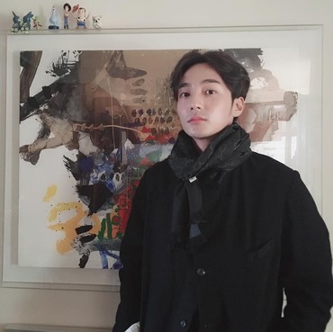 Roy Kim Bebas Wajib Militer Bulan Ini