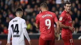 FOTO: Bulan Madu Real Madrid dan Zidane Berakhir di Mestalla