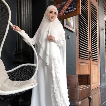 Terpopuler: Mulan Jameela Makan di Warteg hingga Pendidikan Aurel