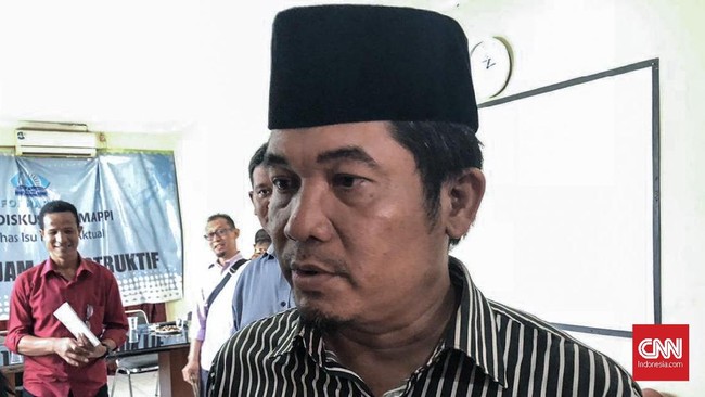 Pengamat politik, Ray Rangkuti menilai amendemen UUD 1945 yang direncanakan MPR tidak sesuai dengan kebutuhan masyarakat. Hanya ambisi partai politik.