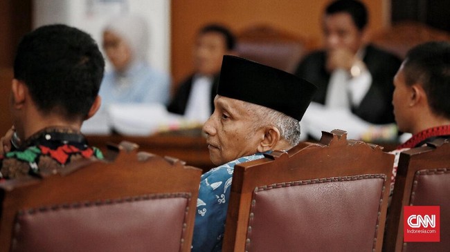Analis Politik Exposit Strategic menilai tidak ada bukti pemilu 2019 mengandung kecurangan yang terstruktur seperti yang dituding Amien Rais.