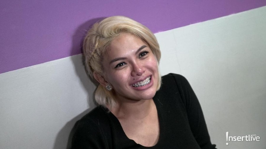 Nikita Mirzani Belum Puas Sebelum Kriss Hatta Divonis Nikita Mirzani belum puas dengan penahanan Kriss Hatta.
