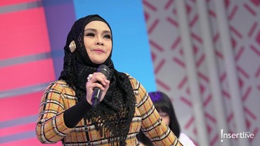 img-title Unggahan IG Iyeth Bustami Jadi Sorotan, Rambut Asli atau Wig?