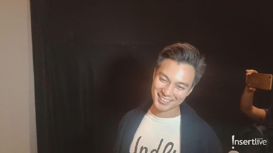 Tentang Kabar Paula Verhoeven Hamil, Baim Wong: Doain Aja ya! Baim tidak mau memberikan konfirmasi ataupun komentar terlalu banyak terkait kabar kehamilan Paula. Ia hanya meminta doa kepada awak media.