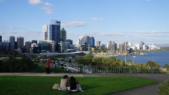 Dari pagi sampai malam, ada banyak kegiatan yang bisa turis lakukan di kota Perth, Australia Barat.