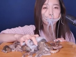 Dikecam Netizen! Ini 5 Aksi Ekstrem Makan Gurita Hidup