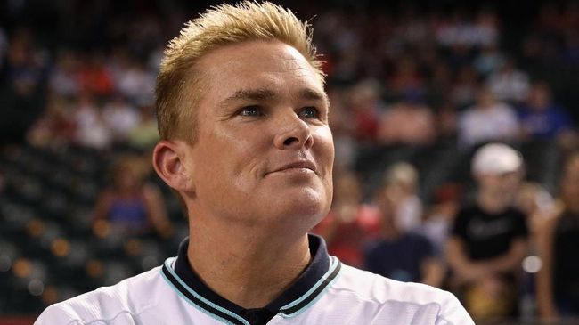 Vokalis Sugar Ray Akui Kini Kehilangan Pendengaran Vokalis band Sugar Ray yang hit di awal milenium, Mark McGrath mengatakan kini ia kehilangan pendengaran akibat tampil tanpa menghiraukan nasihat ahli.