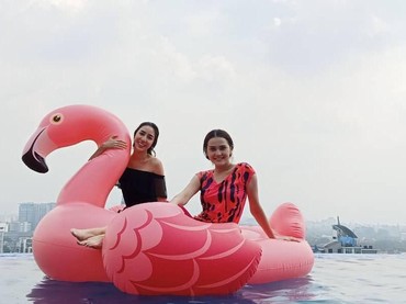 Senk Lotta & Nadia Purwoko Habiskan Akhir Pekan di Bandung