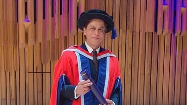 img-title Shah Rukh Khan Raih Gelar Doktor Kehormatan