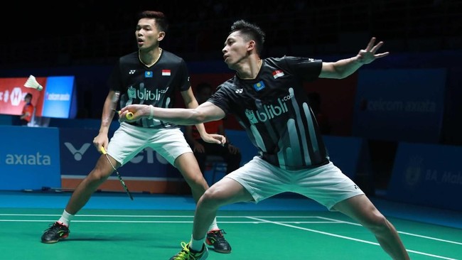Ganda putra Fajar Alfian/Muhammad Rian Ardianto, akan bertemu duet Mohammad Ahsan/Hendra Setiawan di babak semifinal Kejuaraan Dunia Bulu Tangkis BWF 2019.