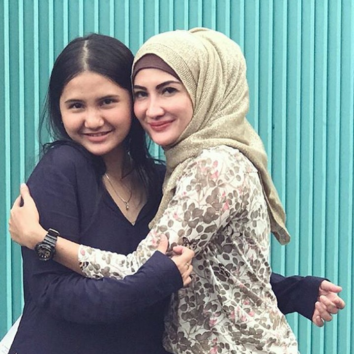 <p>Beginilah kekompakan ibu dan anak Natalie Sarah beserta putri sulungnya, Maureen. (Foto: Instagram @natalie_sarahs)  </p>