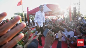 50 Peserta Kampanye Jokowi di Batam Pingsan Karena Kepanasan