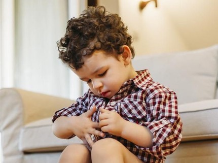Balita Lelaki Sering Sentuh Alat Kelaminnya, Tanda Awal Autisme?