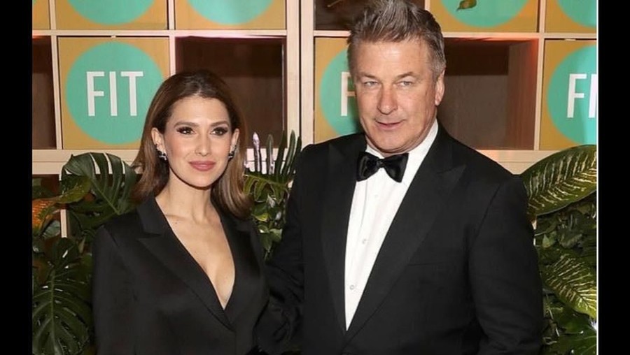 Pasangan Alec Baldwin dan Hilaria istrinya tengah mengandung anak kelima mereka setelah 2 kali keguguran.