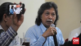 Cak Nun Terbang ke Jakarta Isi Ceramah di Markas PDIP