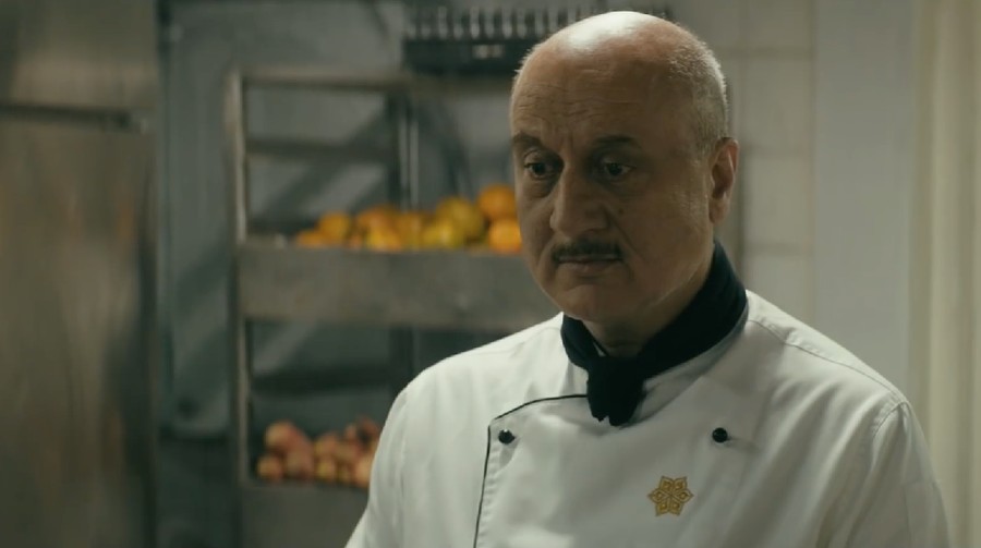 Karakter Asli Koki Hermant Oberoi Deretan fakta menarik soal film Hotel Mumbai yang baru saja tayang